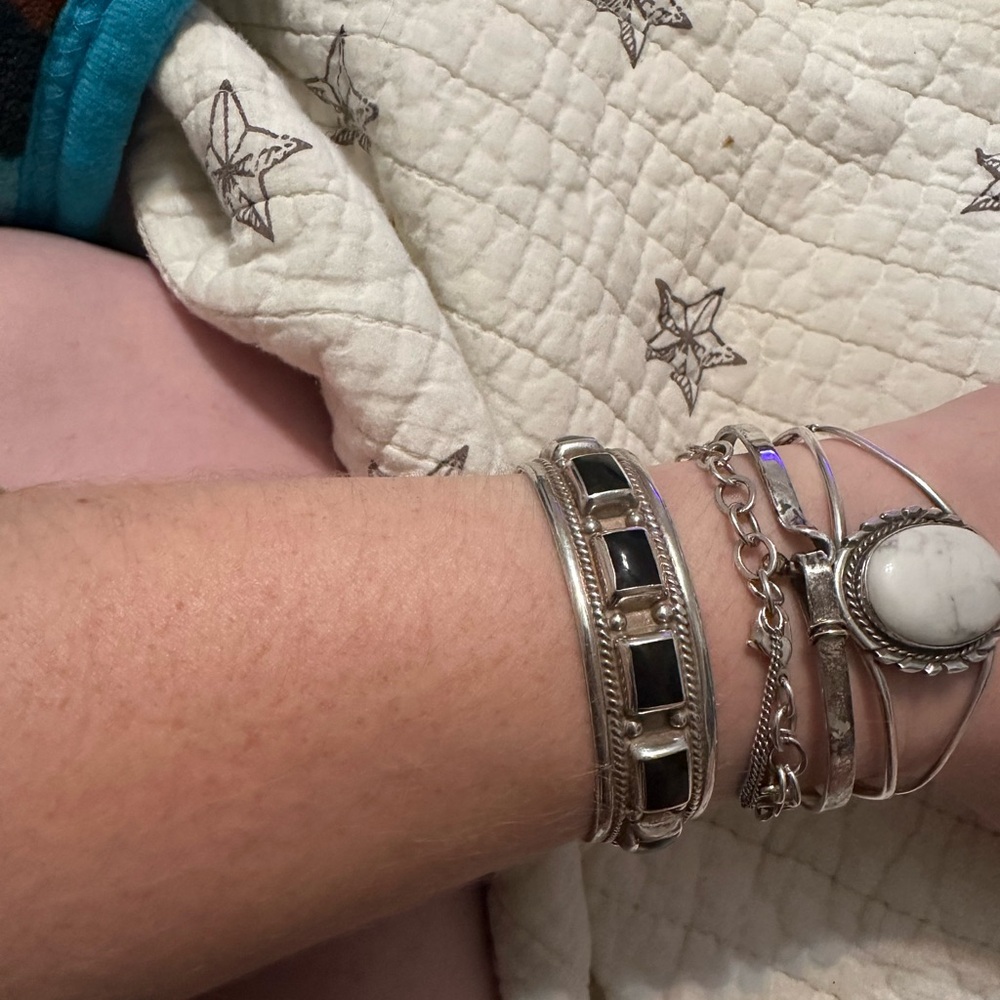 Black onyx cuff